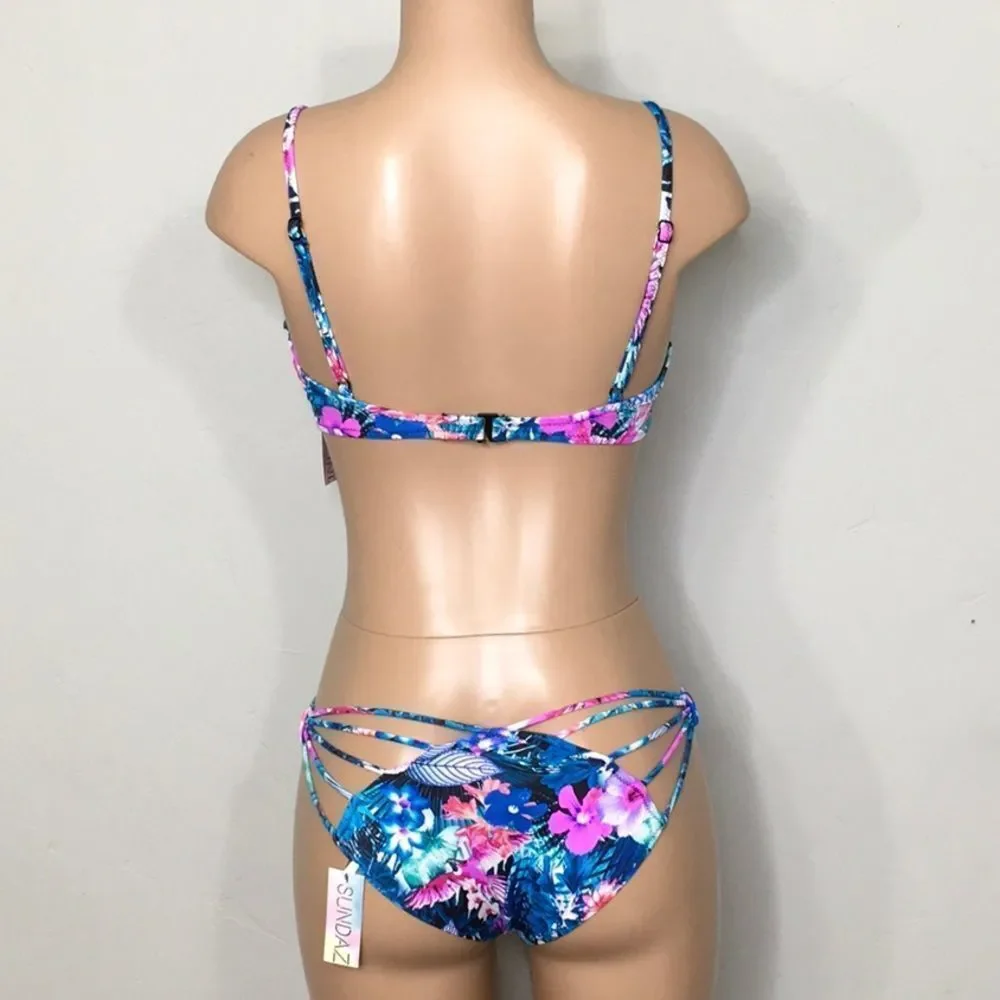 New. Strappy Tropical bra sized bikini set. 34/B-C